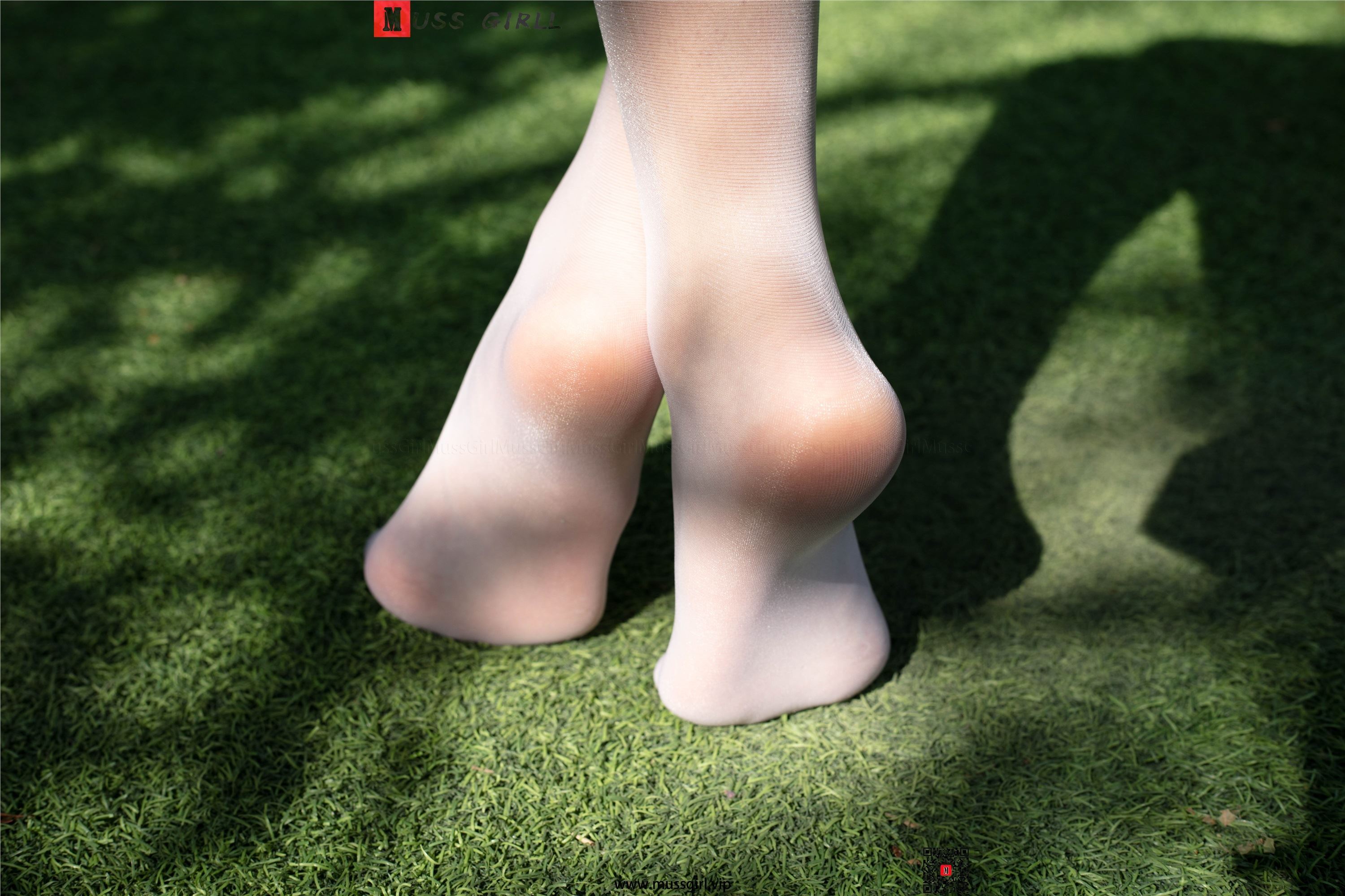 MussGirl慕丝女郎  NO.209 公园碎花裙过膝白丝